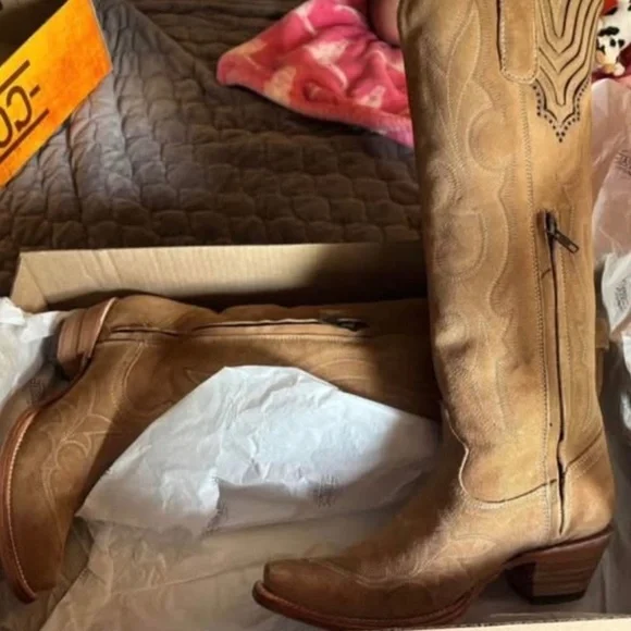 Cowgirl Boots - Picture 1 of 4